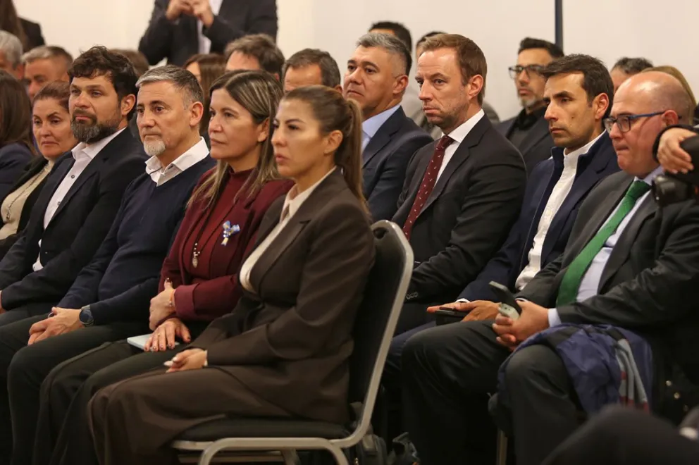 Neuqu&eacute;n y Biob&iacute;o impulsan un corredor bioce&aacute;nico por Pichach&eacute;n