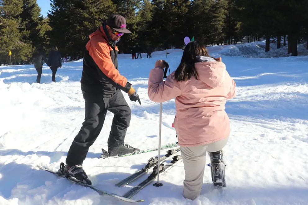 El Llano abre su temporada de invierno con una gran fiesta para toda la familia