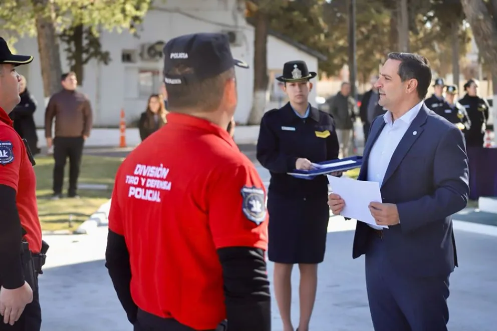 Comenzó la capacitación del personal policial para el uso de las TASER 10