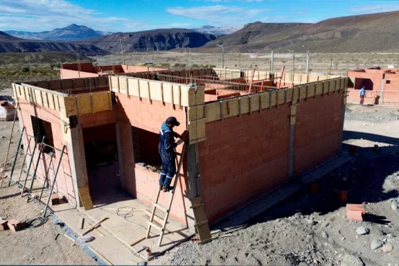 Avanza la construcción de siete viviendas en Barrancas
