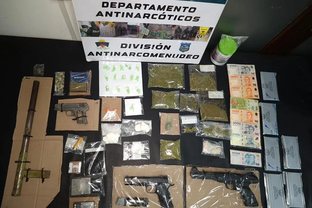 Desbarataron dos puntos de venta de drogas en Neuquén