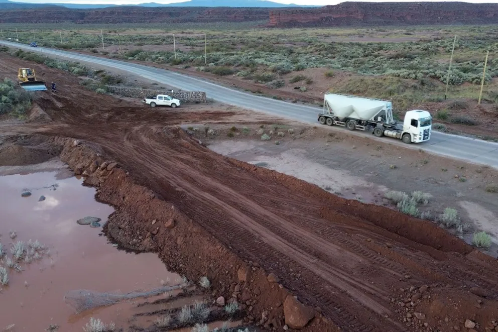 Iniciaron los trabajos para construir el puente sobre el arroyo Carranza
