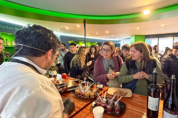 Neuquén promociona sus vinos, sabores y destinos en la Expo Rural 2026
