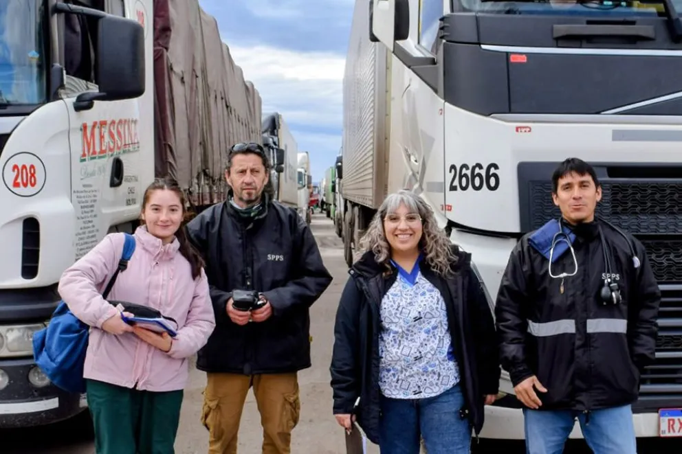 Salud asiste a camioneros varados en Cutral Co y Plaza Huincul