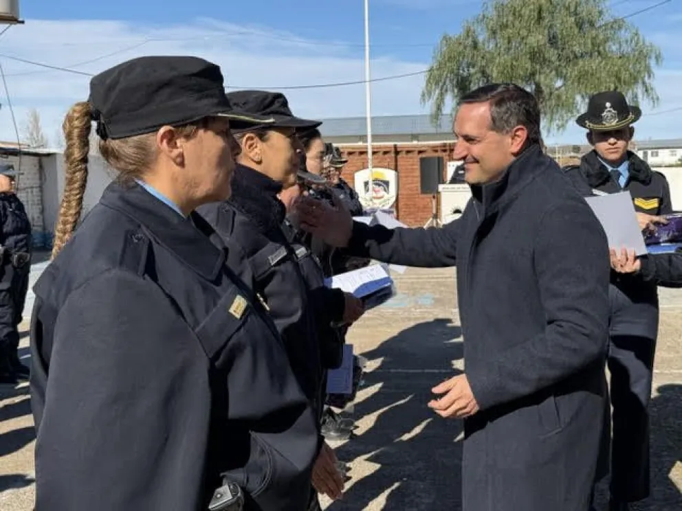 El ministro Nicolini saludó a quienes participaron del curso intensivo en Neuquén.