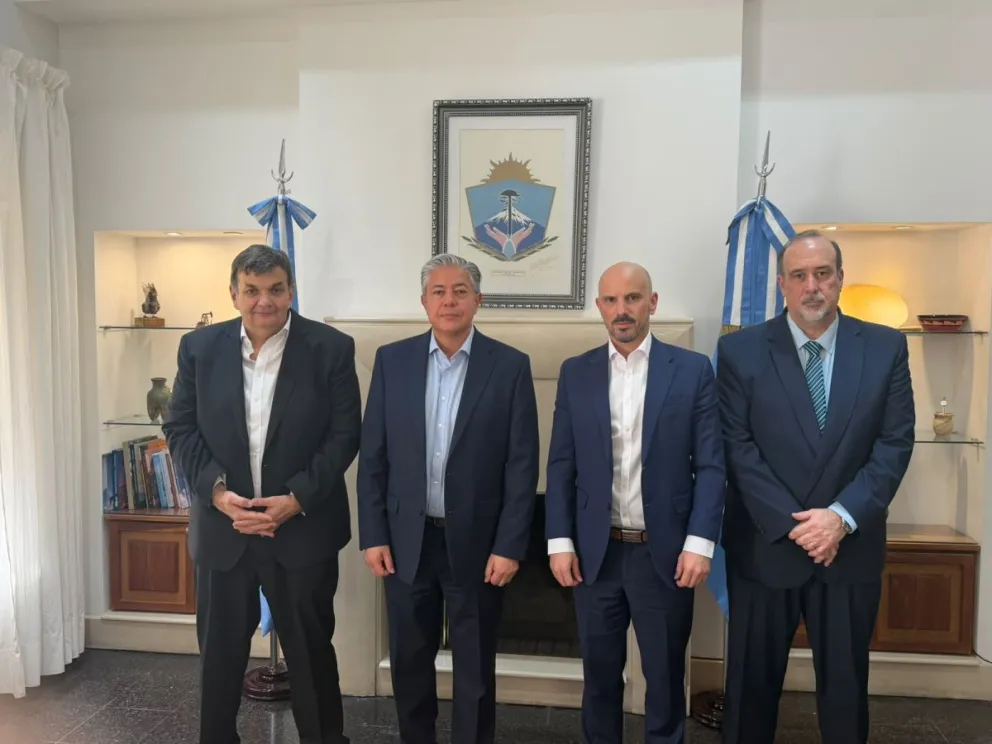 Rolando Figueroa presentó un programa de alivio para las familias neuquinas