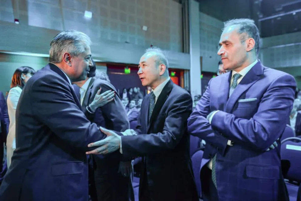 Rolando Figueroa present&oacute; el plan de inversiones de Neuqu&eacute;n en Buenos Aires