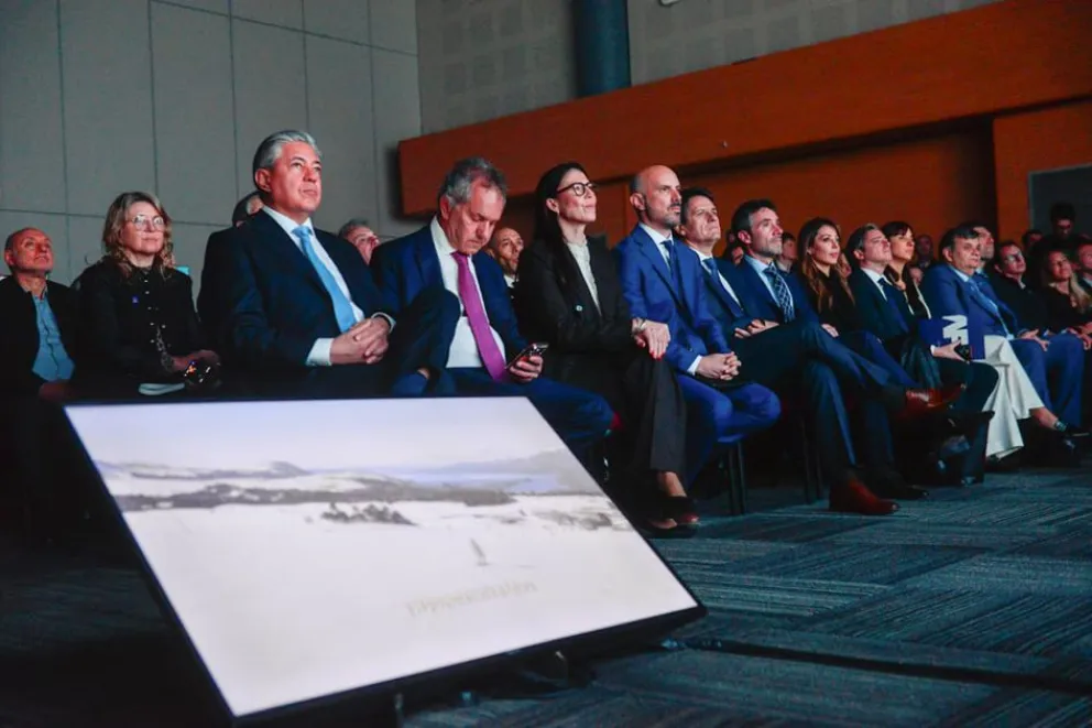 Rolando Figueroa present&oacute; el plan de inversiones de Neuqu&eacute;n en Buenos Aires