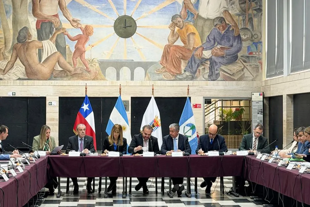 Neuquén y Biobío profundizan su integración comercial, energética y logística