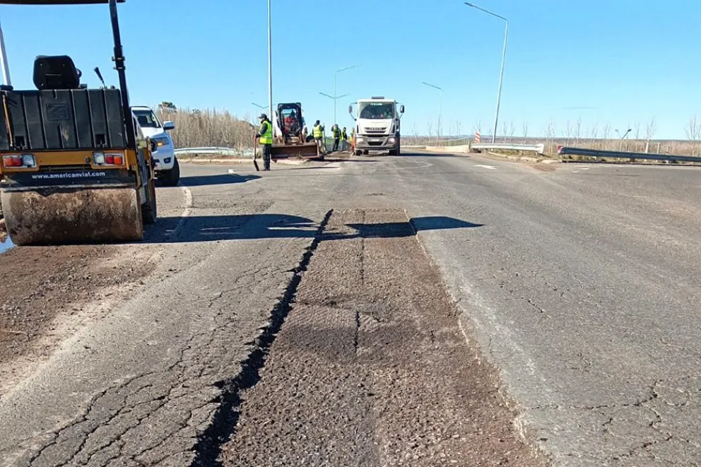 Bache en la ruta nacional 22, a la altura de la rotonda de Capex.