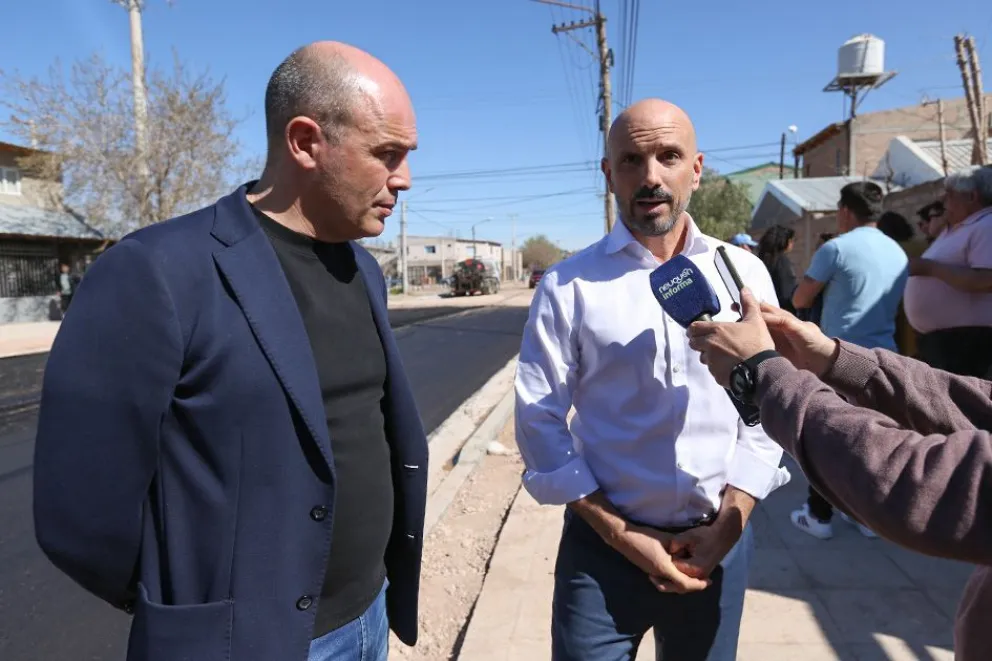 Comenzó a ejecutarse una nueva etapa del plan de asfalto urbano en Centenario