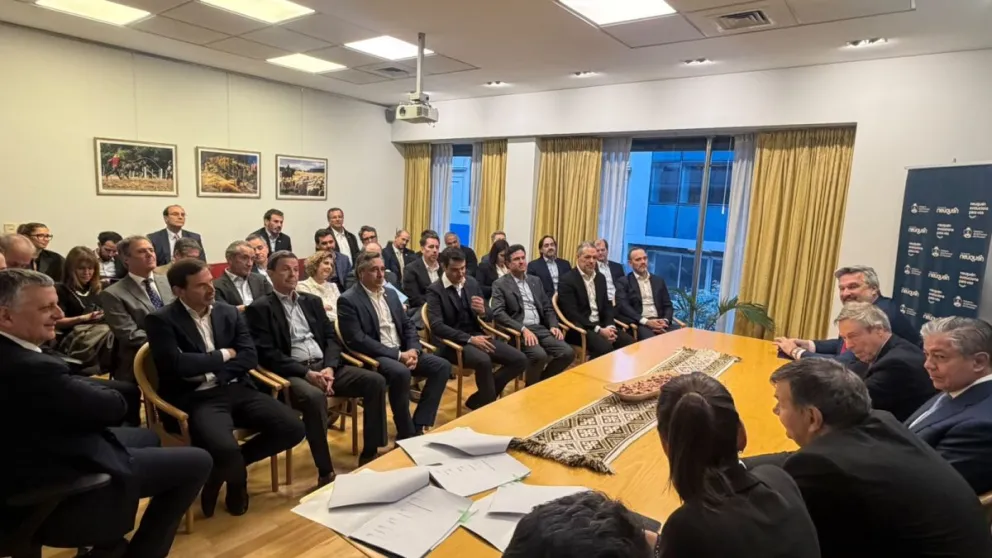 Neuquén acelera las rutas de Vaca Muerta con prefinanciamiento de las empresas petroleras