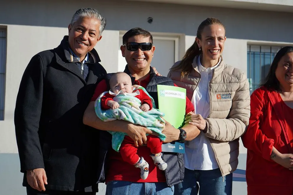 Figueroa destacó la construcción de viviendas en Neuquén: “No sucede en ningún otro punto del país”