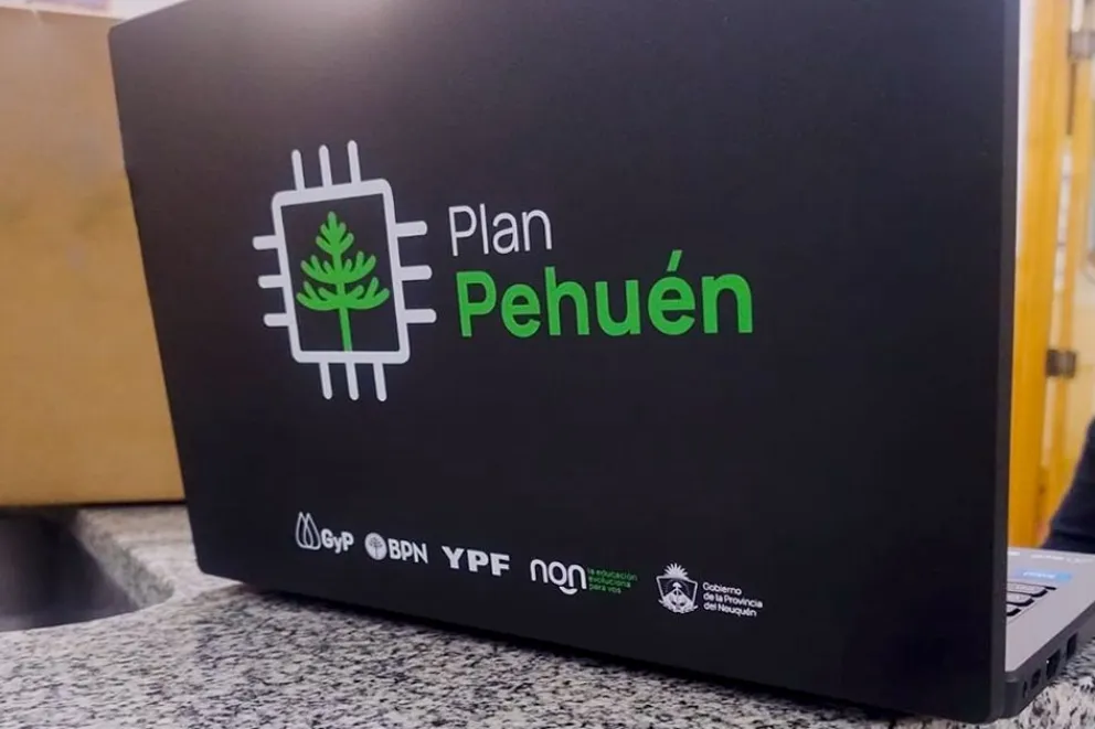 Se acortan las brechas tecnológicas: el CPEM 103 recibió las notebooks del Plan Pehuén