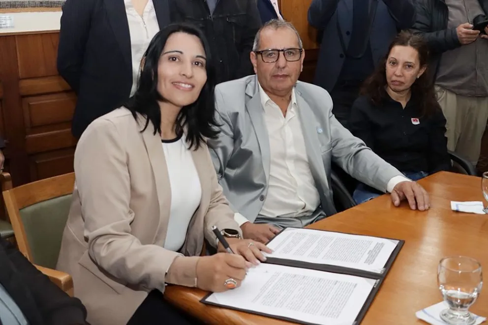 Analizarán la calidad del agua de Aguada San Roque y su potencial como agua mineral