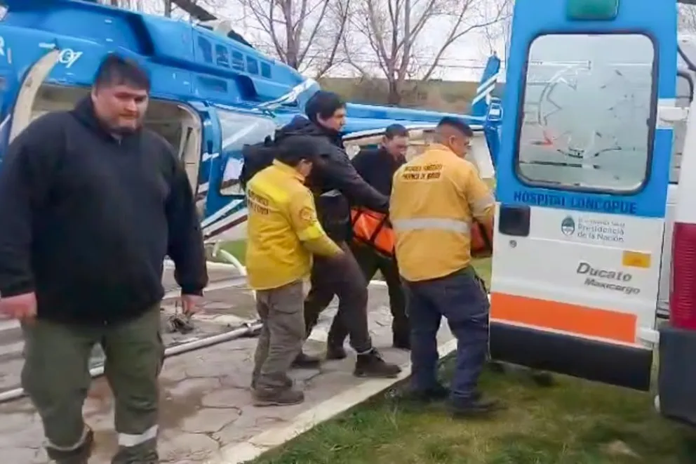 Con un gran operativo, asistieron a un poblador aislado por el temporal