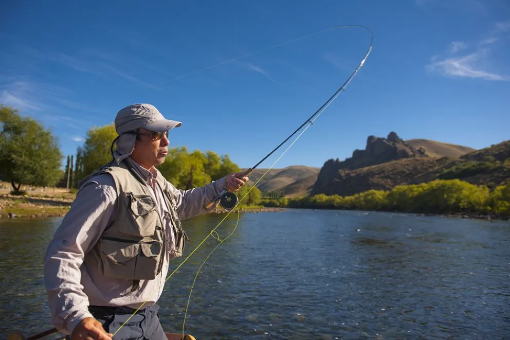 Pesca deportiva: proponen un esquema permanente para accesos y zonas de acampe